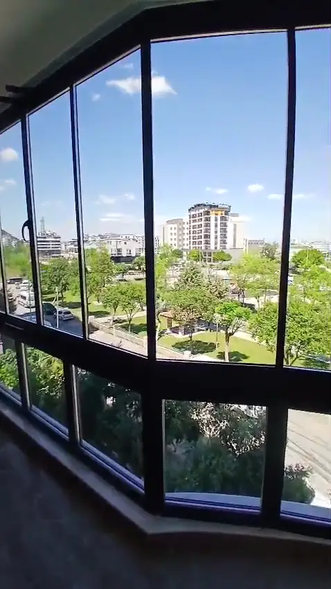 Cam balkon içten temizlik
